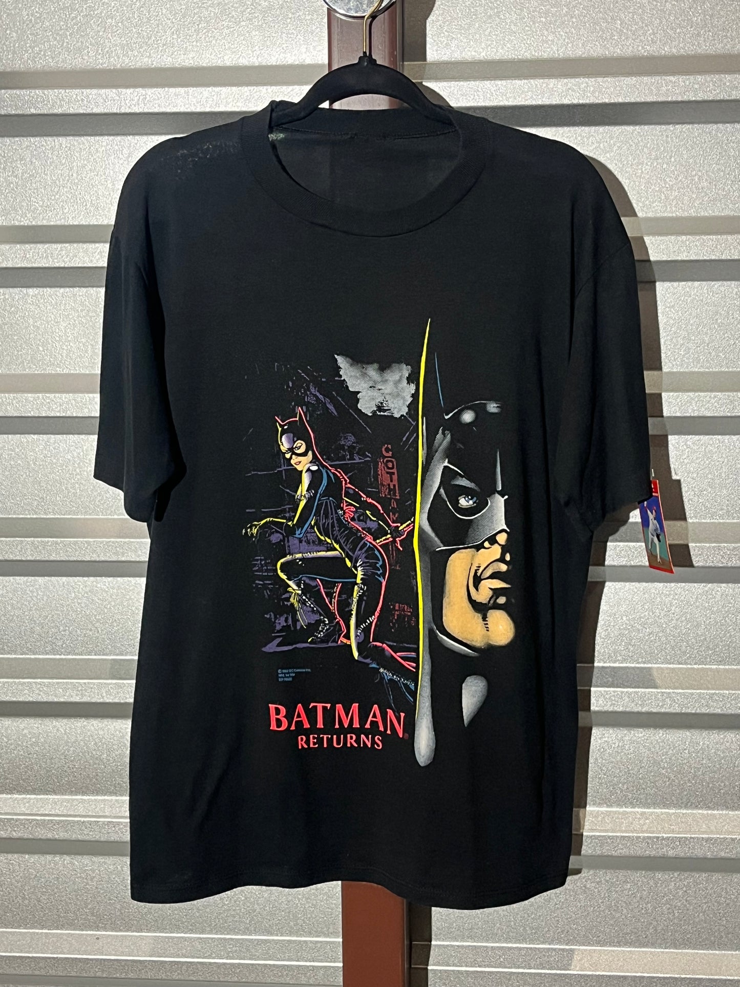 1992 Batman Returns T-shirt. L