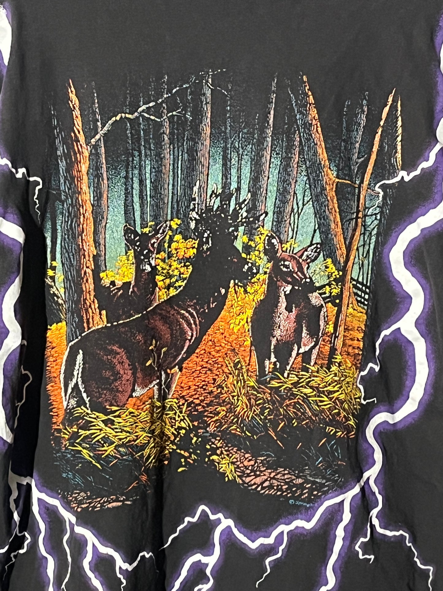 Lighting Deer Nature Tee. Xl