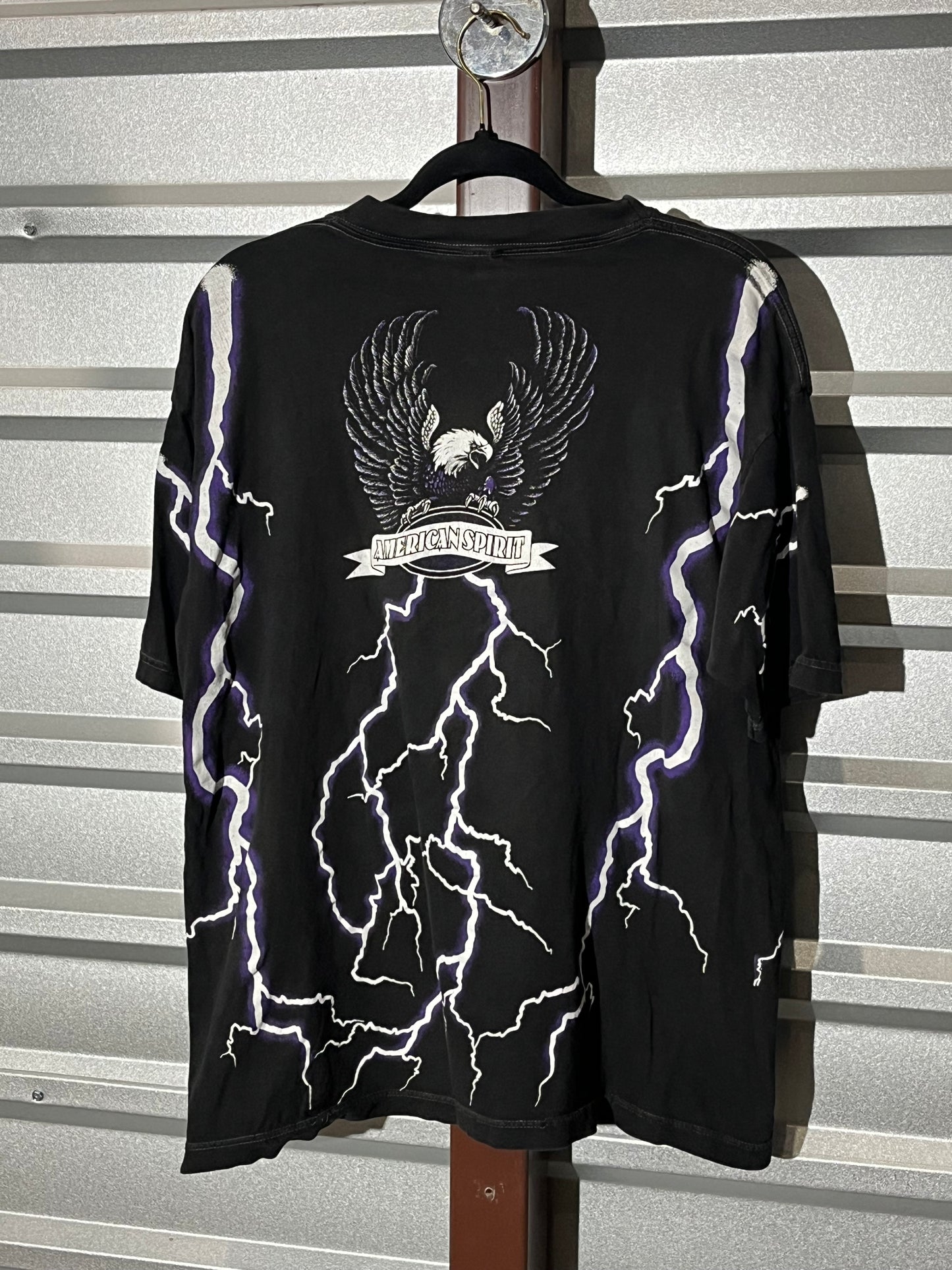 Lighting Deer Nature Tee. Xl