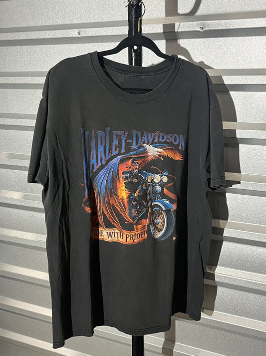 2000s Harley T-shirt. (Xl)