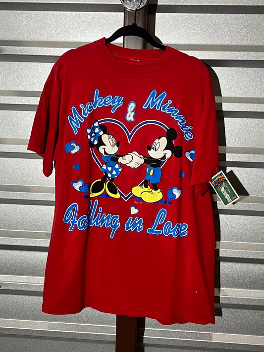 Mickey & Minnie T-shirt. Xl