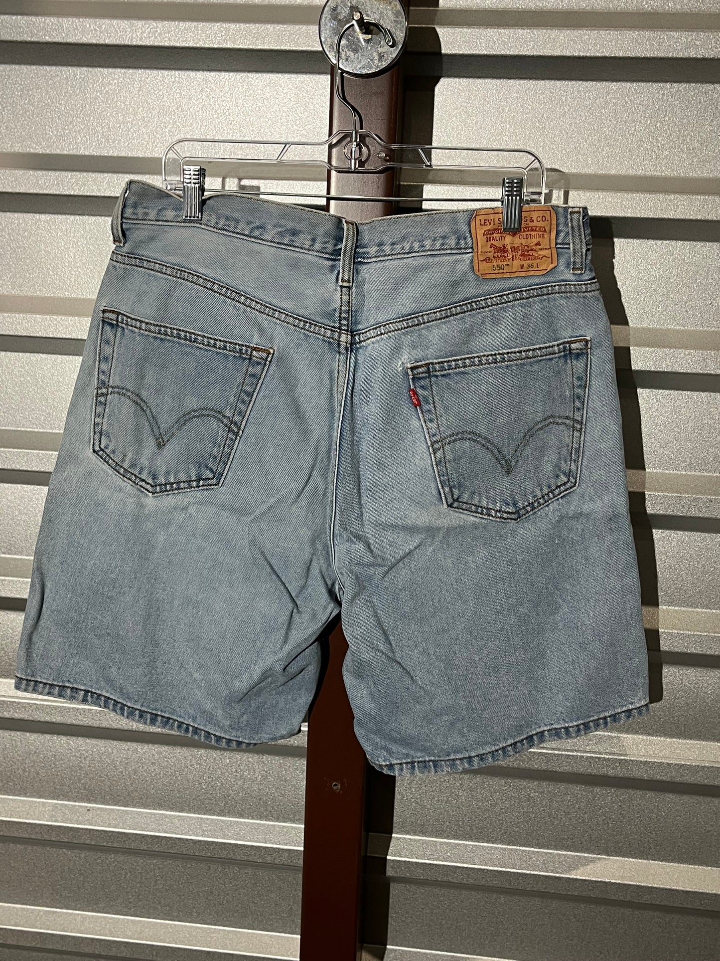 Levi 550 Jorts. 36 x 9