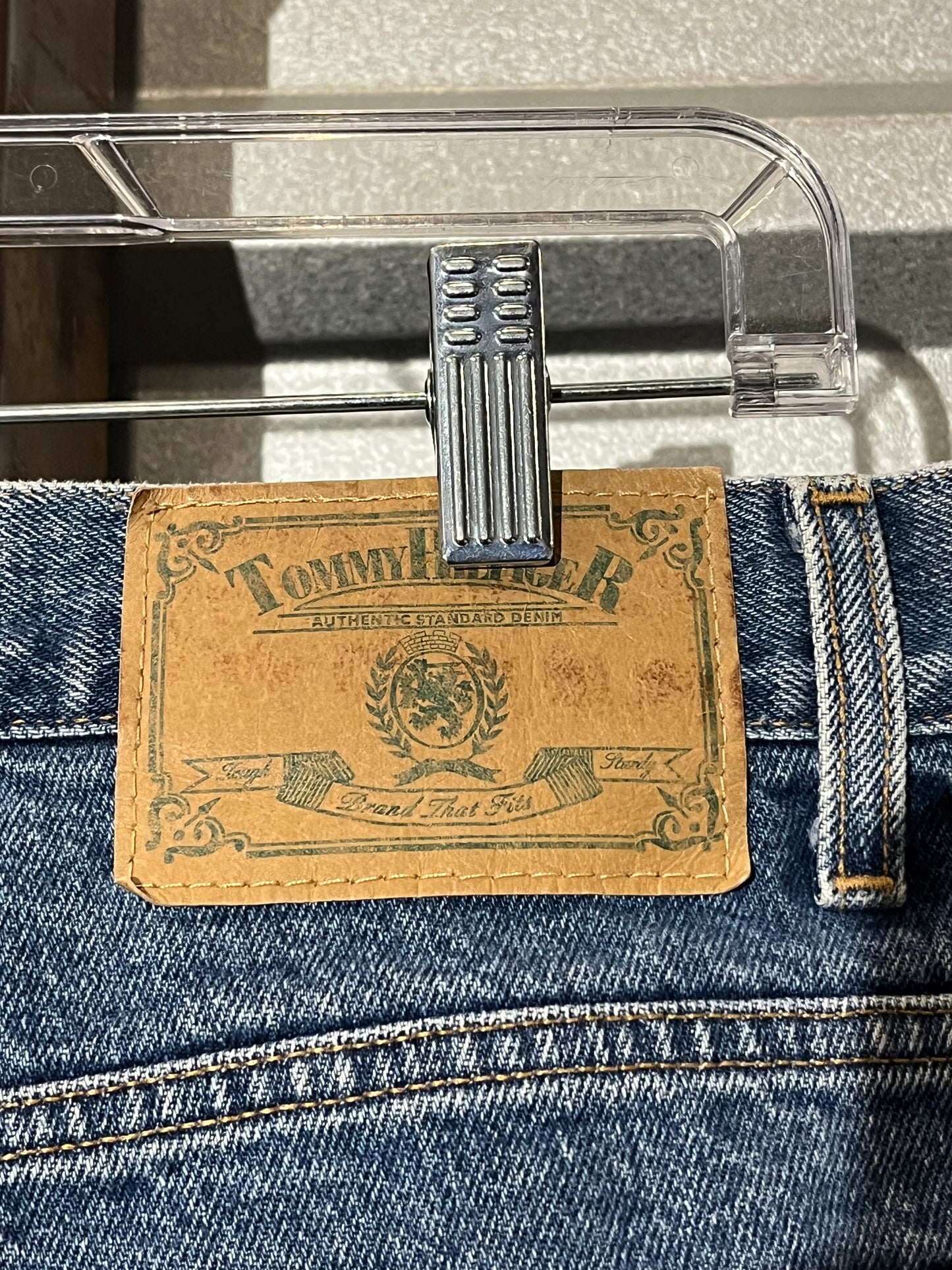 Tommy Hilfiger Denim. 34 x 30