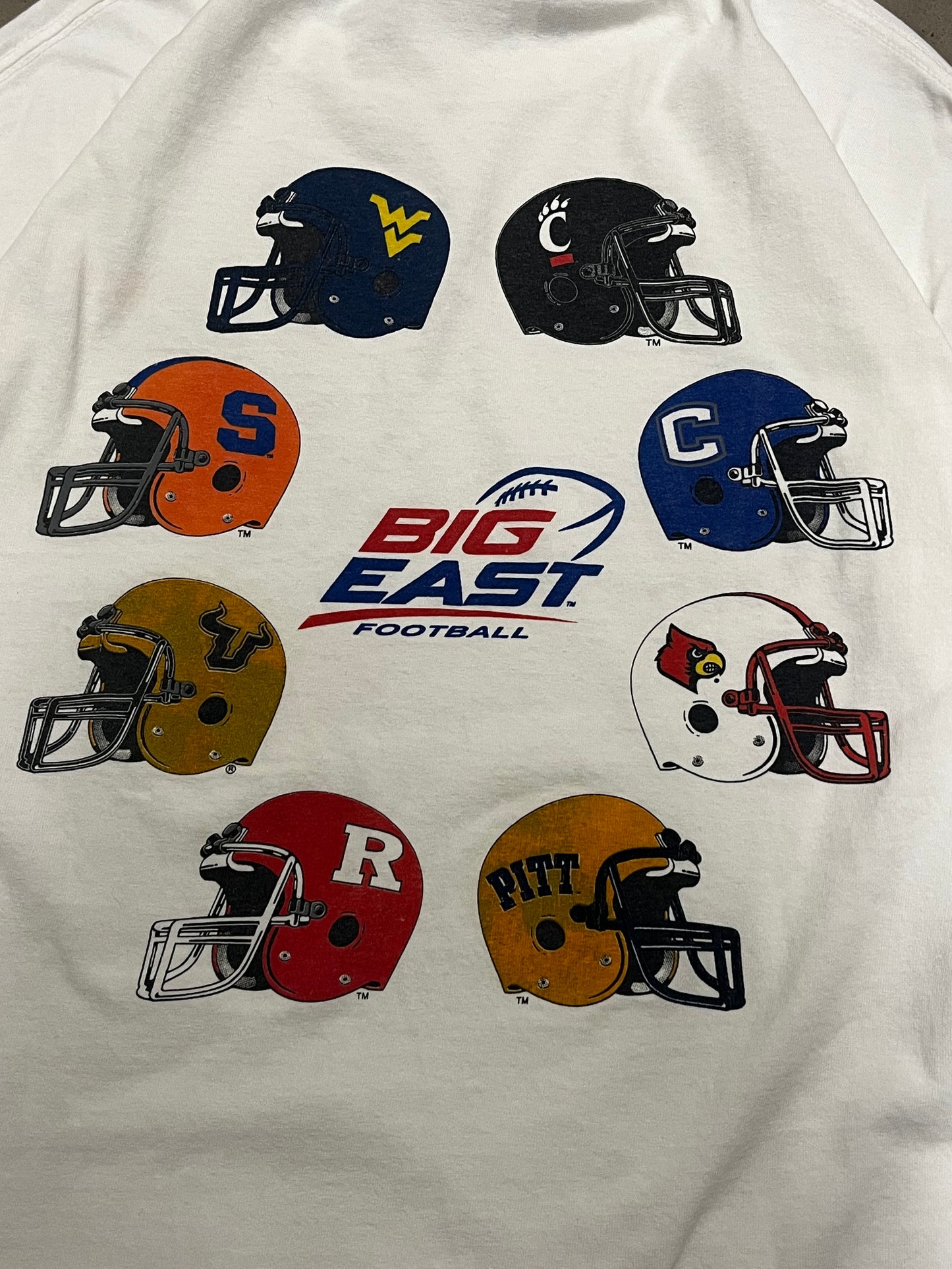 College Football T-shirt. Xl