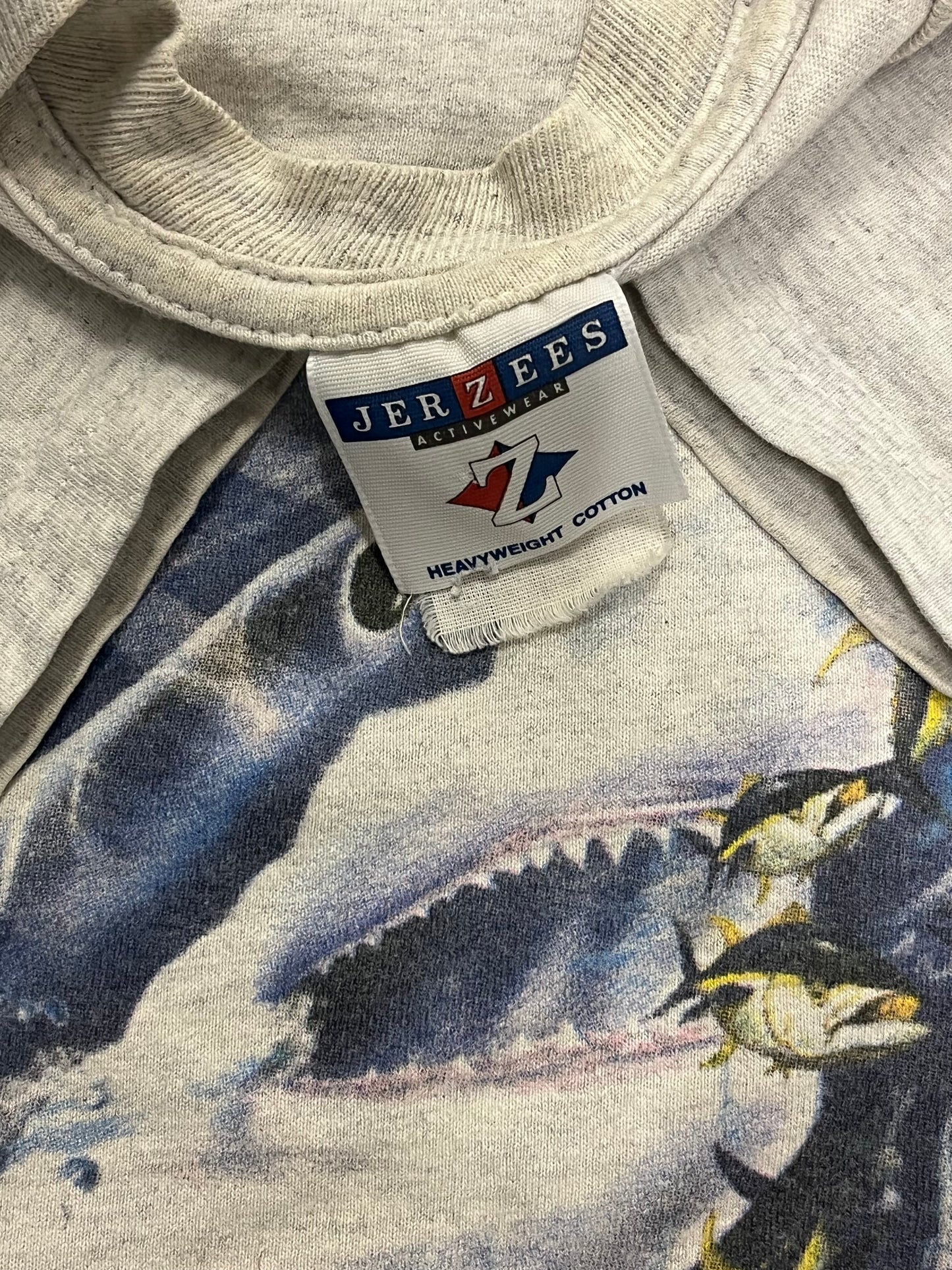 Shark Nature T-shirt. L